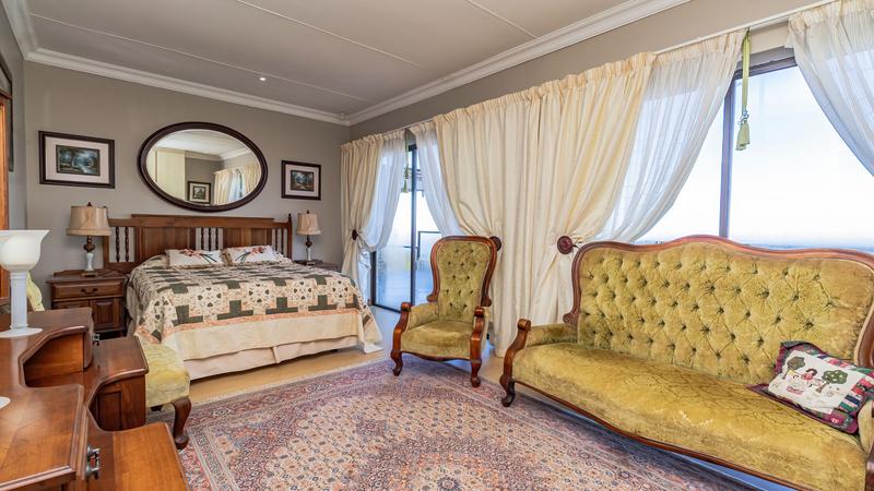 5 Bedroom Property for Sale in Village On Sea Western Cape